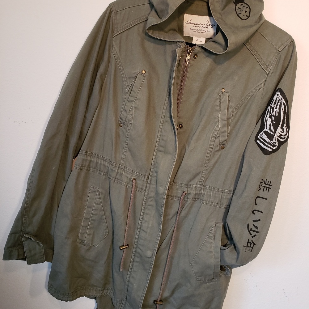 4/$25🌻 American rag hooded cargo jacket